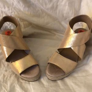 Gold Soul Naturalizer wedge sandals